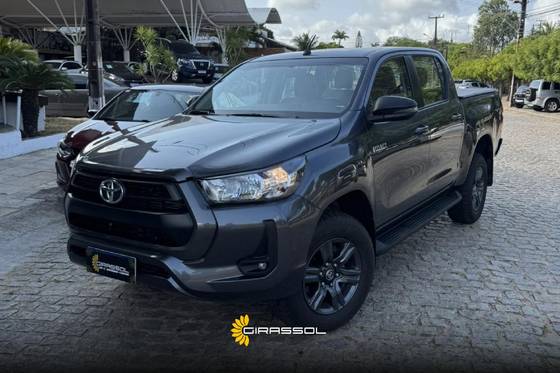 TOYOTA HILUX 2.8 D-4D TURBO DIESEL CD SR 4X4 AUTOMÁTICO